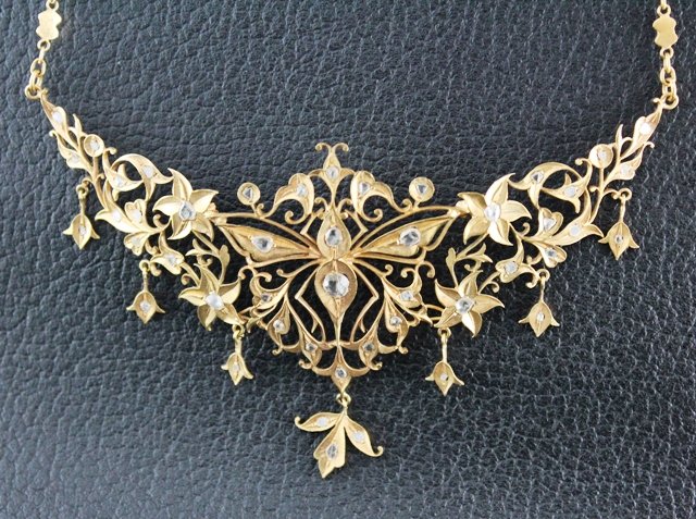 (image for) THE ANTIQUE INTAN GOLD NECKLACE